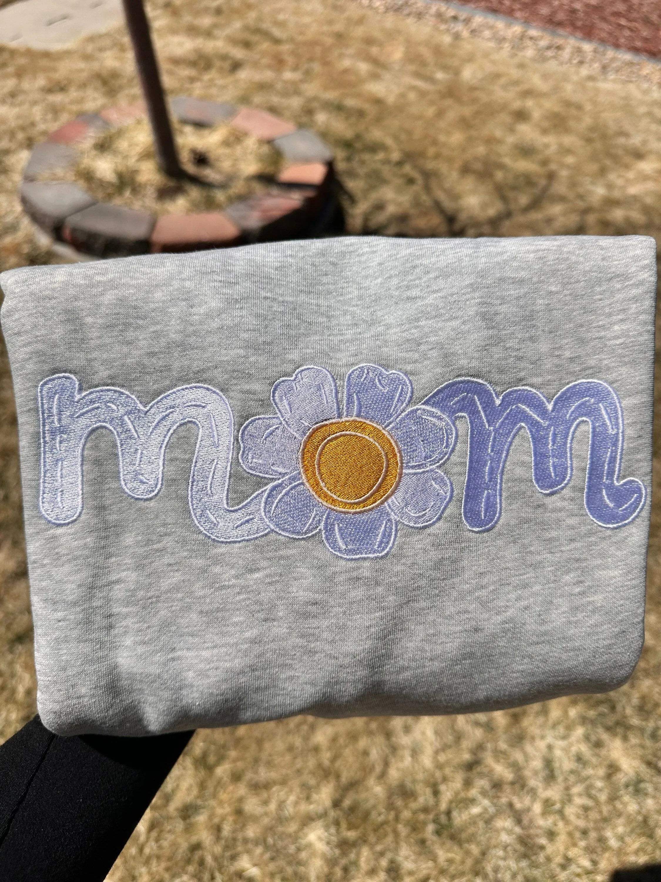 MOM Daisy Embroidered sweatshirts/ First time mom gift/Mom Sweatshirts