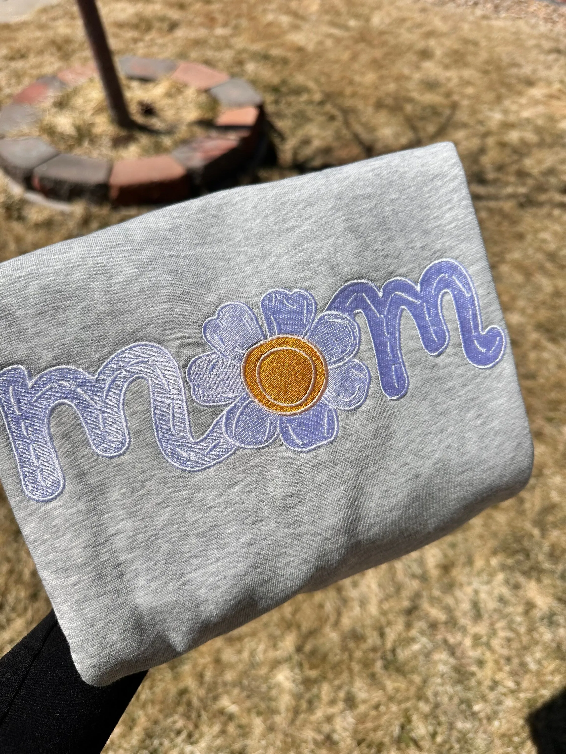 MOM Daisy Embroidered sweatshirts/ First time mom gift/Mom Sweatshirts