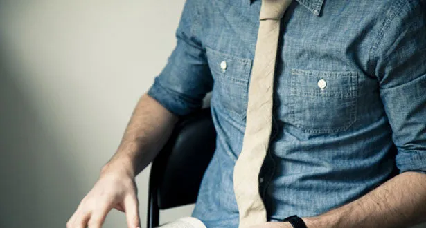 TEA-DYED LINEN TIE