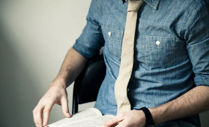 TEA-DYED LINEN TIE